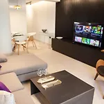 Raam Luxury לרנקה