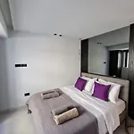 Raam Luxury דירה *