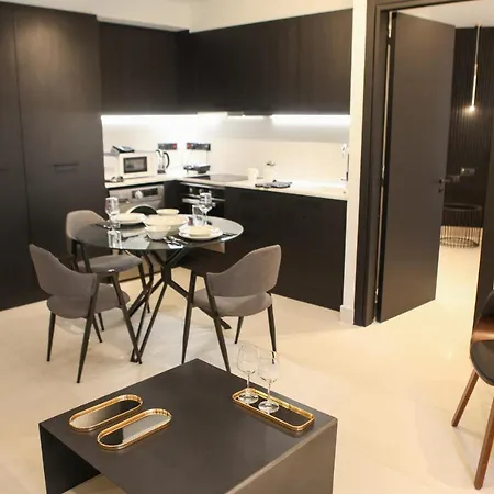 Apartment Raam Luxury Larnaca