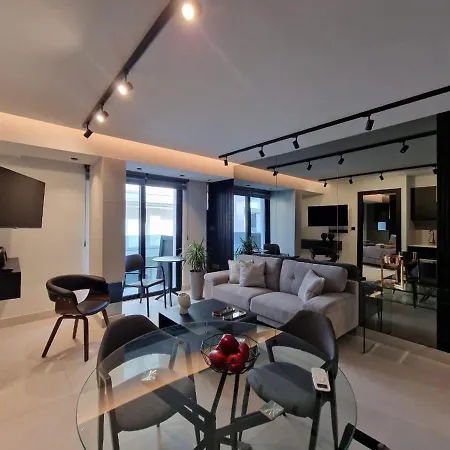 Raam Luxury Apartamento Lárnaca