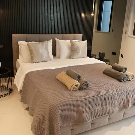 Apartment Raam Luxury Larnaca