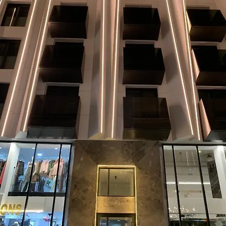 Raam Luxury Apartment Larnaca