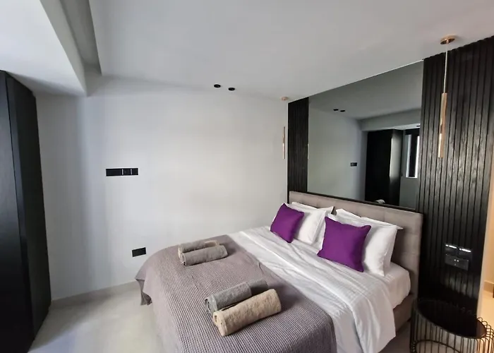 Raam Luxury Apartamento *